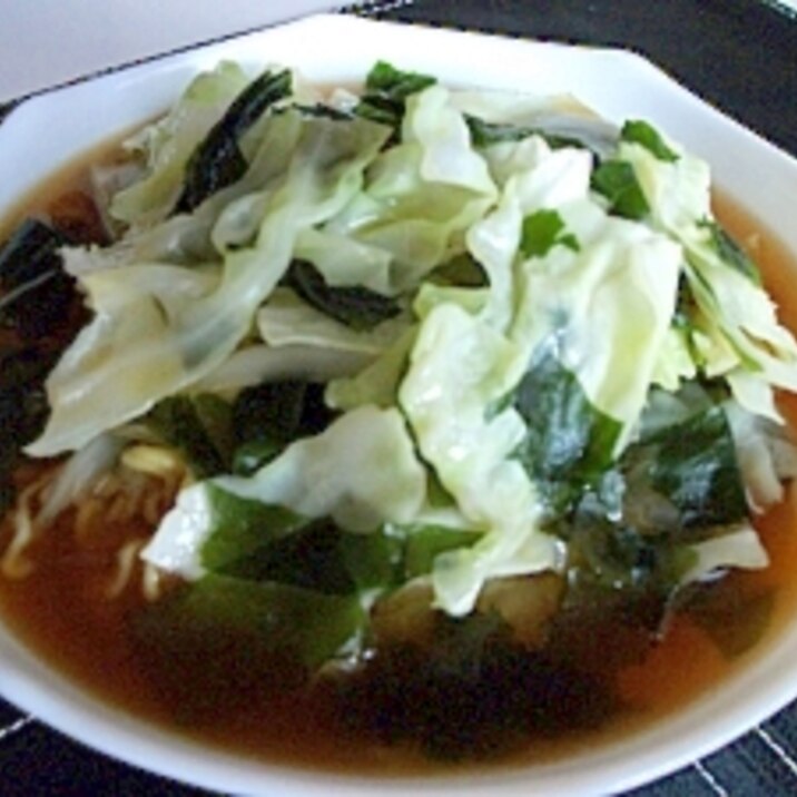 キャベツとわかめのさっぱりラーメン